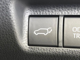 【パワーバックドア】スマートキーや運転席のボタンを押すだけでリアゲートが自動で開閉します!荷物を持っている時や、高い位置にあるバックドアを閉める際に便利な機能です♪