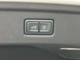 オートマチックテールゲート装備 ボタン一つでリアゲートの開閉が可能です。