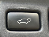 【パワーバックドア】スマートキーや運転席のボタンを押すだけでリアゲートが自動で開閉します!荷物を持っている時や、高い位置にあるバックドアを閉める際に便利な機能です♪