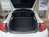 荷室は荷物を隠せるトノカバー付!充分な荷室の広さです!