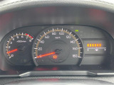 【スピードメーター】メーターがシンプルで見やすく運転しやすいですね!