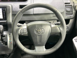 【純正革巻きステアリング】上質な革を使用することで、手にしっかり馴染みとても運転しやすいハンドルです♪