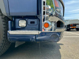 フロントバンパー運転席側にキズ・ヘコミがあります。