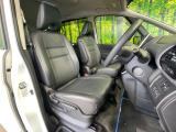 運転席シート廻りは使用感も少なく、良好な状態となっています。丁寧に使われていたことがよくわかりますね。