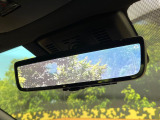 【デジタルインナーミラー】後席の大きな荷物や同乗者で後方が確認しづらい時でも安心!カメラが撮影した車両後方の映像をルームミラー内に表示。クリアな視界で状況の確認が可能です!