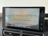 【バックモニター】駐車には欠かせないバックカメラを装備!カラーで後方をモニタリング。安全でゆとりのある駐車をサポートします。