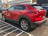 移ろいのS字ラインが、車の動きや光の加減によって変化し、美しさを演出します。