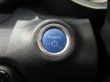 スマートキー装備車なので、キーを取り出さなくてもエンジン始動が可能です。