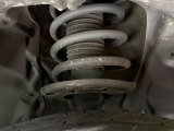 お車を安心してお乗りいただく為には、足回りの定期点検が欠かせません。サービスサポート(有償保証)では無料点検もご提供しており、安心のカーライフをお過ごしいただけるサポート体制が整っています。