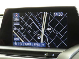 メーカー装着のSDナビを装備しております。