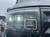 【ライトランプ】暗い夜道やトンネル内など明るい光で照らして運転をサポート。危険な暗所もこれで安心!