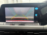 バックカメラ トラフィックアラートで苦手な駐車も楽々できます.