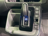 【駐車支援システム】駐車スペースを検知し、スムーズな駐車をアシスト。狭いスペースへの駐車など、駐車に自信の無い方におすすめの機能です♪