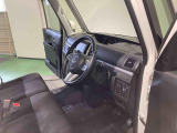 納車前にはプロのメカニックが点検、整備を行いますので安心してお乗り頂けます!!