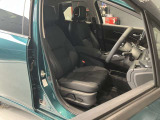 運転席まわりです。運転席からの視界が左右に広く隅々まではっきりと見渡せます!クルマの前端も把握しやすく安心して運転できます!