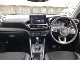 視界の良さと取り回しの良さで、たまに運転する奥様にも安心♪