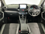 【インパネ】運転のしやすさを最優先に設計された見晴らしの良いフロントビュー。車両間隔が掴みやすく狭い道でも安心♪「安全」と「品質」を最優先に、安心してお乗りいただけるクルマを提供いたします。