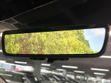 【デジタルインナーミラー】後席の大きな荷物や同乗者で後方が確認しづらい時でも安心!カメラが撮影した車両後方の映像をルームミラー内に表示。クリアな視界で状況の確認が可能です!