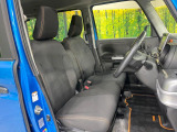 運転席シート廻りは使用感も少なく、良好な状態となっています。前オーナー様が丁寧に使っていたことがよくわかりますね。