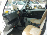 車検、点検、鈑金、自動車保険、自動車用品取付など車に関することはすべて行います。ご質問等ございましたら電話にてお問い合わせください。ベテランスタッフがお答えします。