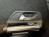 ボディコーティングやウィンドウフィルムの貼り付けなどもお任せ下さい。カーディテーリング専門の職人が、丁寧に施工させて頂きます。