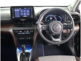 高いホールド性で運転姿勢が安定します。長距離ドライブでも疲れにくいのが魅力です。快適なドライビングライフをお送りください♪
