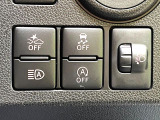 【スマートアシスト】走行中に前方の車両等を認識し、衝突しそうな時は警報とブレーキで衝突回避と被害軽減をアシスト。より安全にドライブをお楽しみいただけます。