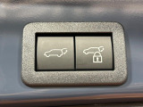 【パワーバックドア】スマートキーや運転席のボタンを押すだけでリアゲートが自動で開閉します!荷物を持っている時や、高い位置にあるバックドアを閉める際に便利な機能です♪