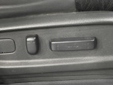 【パワーシート】スイッチ一つで簡単にシートの微調整が可能!電動だから力もいりません!快適なシートポジションにセットして、快適なドライブをお楽しみください。