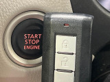 【キーレス】少し離れた場所からでもボタン一つでドアの開錠・施錠ができるのでとっても便利!ドアの鍵穴周りに傷をつけることもありません♪