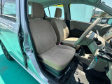 ゆったりとした運転席!運転しやすいレイアウト空間。