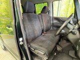 運転席シート廻りは使用感も少なく、良好な状態となっています。丁寧に使われていたことがよくわかりますね。