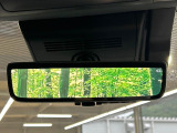 【デジタルインナーミラー】後席の大きな荷物や同乗者で後方が確認しづらい時でも安心!カメラが撮影した車両後方の映像をルームミラー内に表示。クリアな視界で状況の確認が可能です!