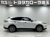 後席ガラスにフィルムが貼られております!直射日光の緩和とプライバシー保護にも役立ちます!