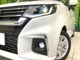 【LEDヘッドライト】悪天候や夜間走行時も良好な視界を確保し安心して運転できる高輝度LEDヘッドライトを装備!点灯速度が早く、消費電力も抑えられています。