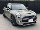 MINI正規販売店のお車は、全てのお車にMINI認定中古車保証書が発行されます。保障約款もございますので保障内容が明確でございます。お客様にご安心してお乗り頂けますよう、全力でお客様をサポート致します。