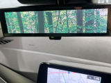 【インテリジェントルームミラー】後席の大きな荷物や同乗者で後方が確認しづらい時でも安心!カメラが撮影した車両後方の映像をルームミラー内に表示。クリアな視界で状況の確認が可能です!