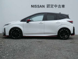 ボディカラーはピュアホワイトパール / ブラックの2トーンカラーです。内外装で気になる点は何でもお聞き下さい。丁寧にお答え致します!お気軽にご相談下さい