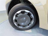 純正タイヤ 185/65R15 溝5ミリ程です