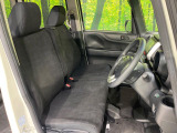 運転席シート廻りは使用感も少なく、良好な状態となっています。丁寧に使われていたことがよくわかりますね。