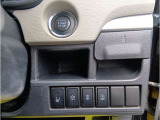 車両入庫時には外装磨きと内装クリーニングを実施しております。納車前にも実施いたしますので、綺麗に快適にお乗りいただけます。