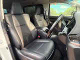 運転席シート廻りは使用感も少なく、良好な状態となっています。丁寧に使われていたことがよくわかりますね。