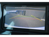 バックモニター付ですので、車庫入れも駐車もラクラクです。