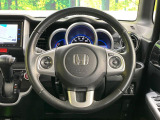 【純正革巻きステアリング】上質な革を使用することで、手にしっかり馴染みとても運転しやすいハンドルです♪