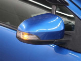 サイドターンランプ付きドアミラー。車両のドレスアップと右左折時の被視認性を兼ね備えたお洒落なミラーです。