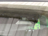 【エマージェンシーブレーキ】走行中に前方の車両等を認識し、衝突しそうな時は警報とブレーキで衝突回避と被害軽減をアシスト。より安全にドライブをお楽しみいただけます。