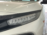 LEDヘッドライトは、点灯の瞬間から最大光量を発揮し、突然暗くなるトンネルなどでの安定感を高めます。
