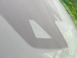 【プリクラッシュセーフティ】前方の車両等を検知し、衝突しそうな時は警報で注意を促し、ブレーキを踏む力をサポート。ブレーキを踏めなかった場合は衝突被害軽減ブレーキが作動、衝突回避をサポートします。