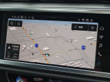 ●MMIナビゲーション『高解像度カラーディスプレイに、Bluetooth(R)接続によるハンズフリー通話機能を搭載しています。』