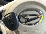 【キーレス】少し離れた場所からでもボタン一つでドアの開錠・施錠ができるのでとっても便利!ドアの鍵穴周りに傷をつけることもありません♪